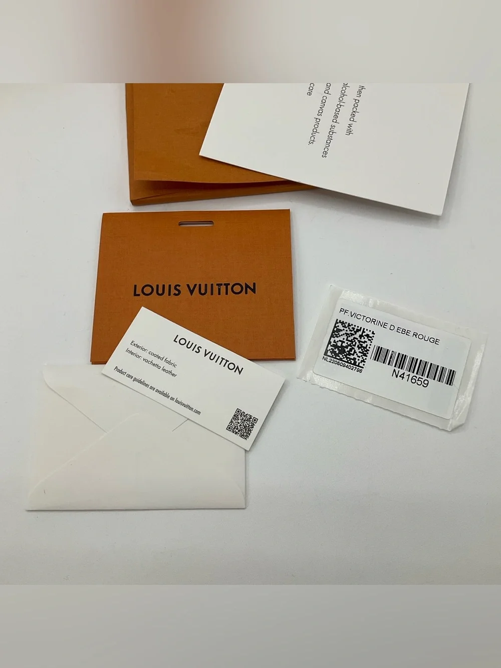 NWT Louis Vuitton Victorine Trifold Wallet Damier Ebene Rouge Interior N41659